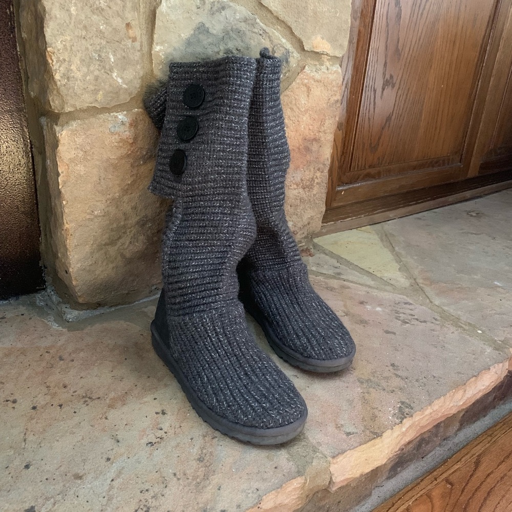 UGG Classic Cardy boots women’s 8, sparkly gray